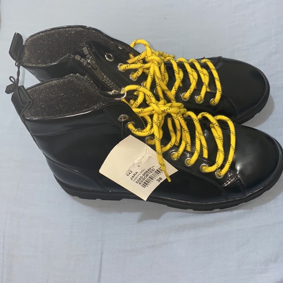 Boots - Picture 2 of 4